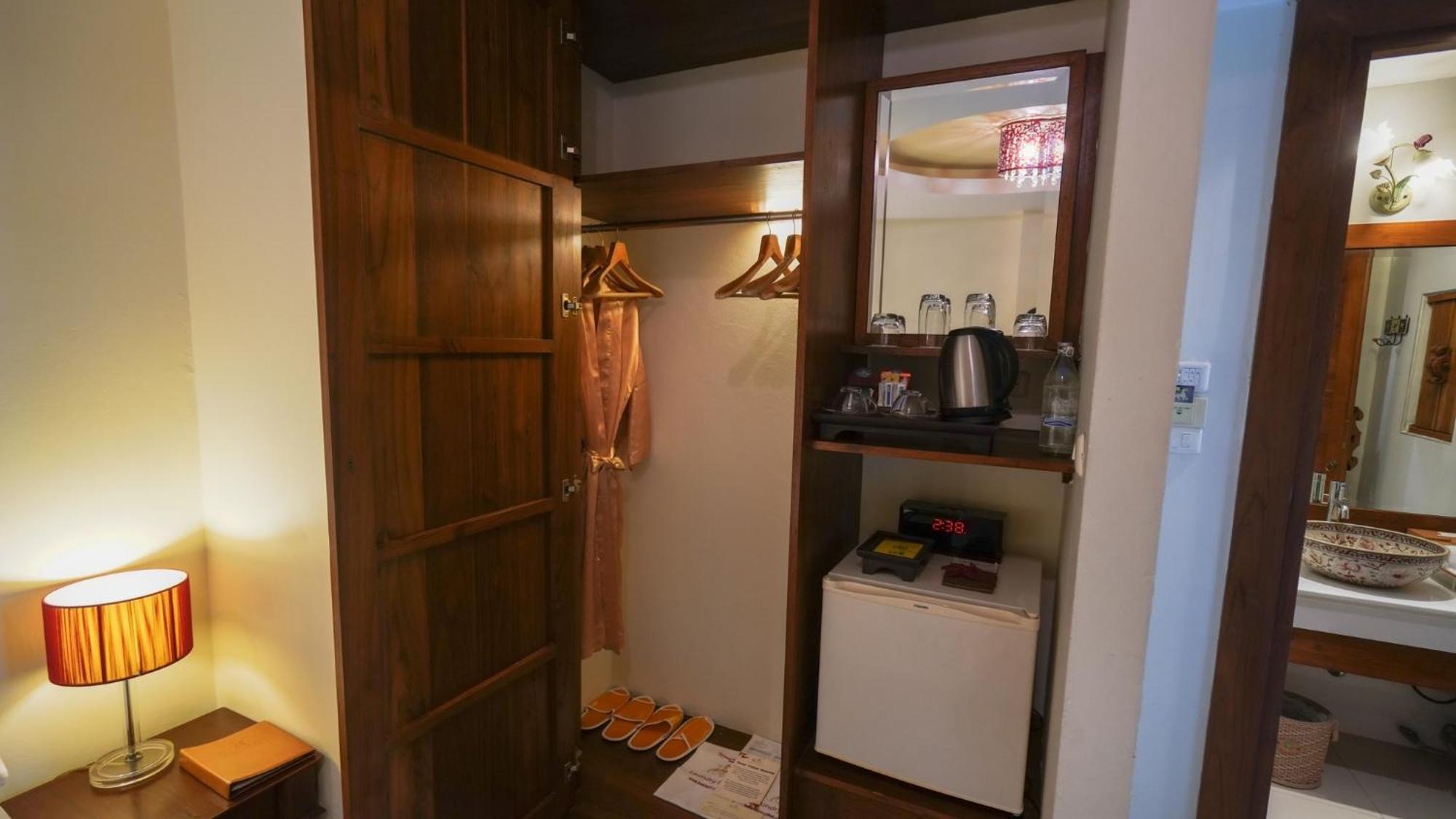 צ'יאנג מאי Kodchasri Thani Hotel Chiangmai מראה חיצוני תמונה